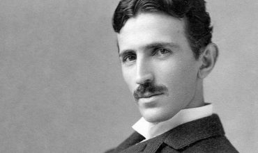 Gjeniu i dritës Nikola Tesla